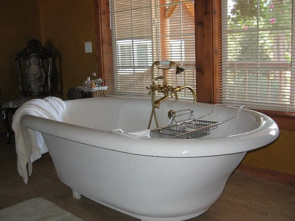 Bathtub faucet and bathroom fixtures